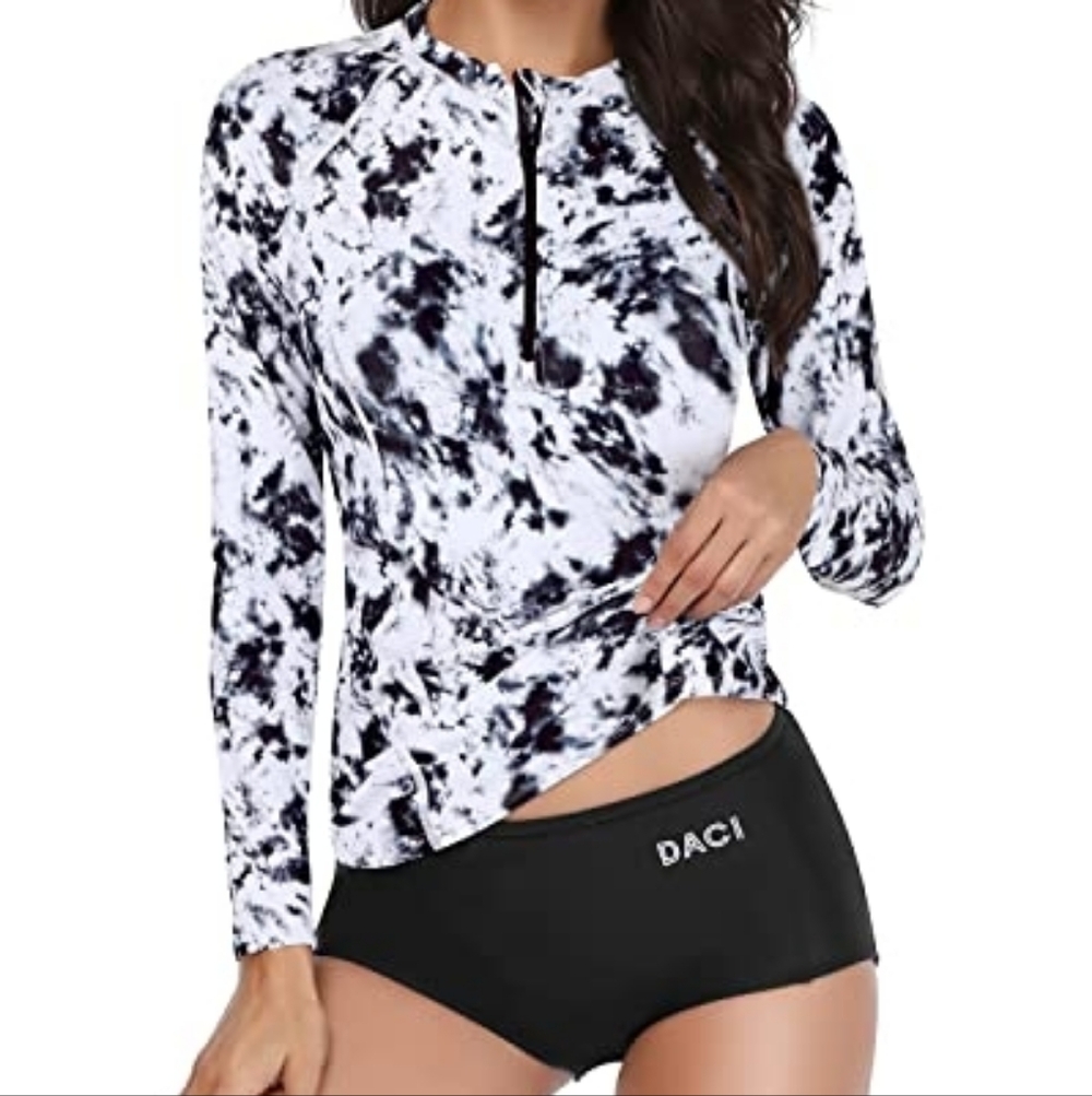 DACI Black & White Tie Dye Long Rash Guard and Boy Shorts Swim Set Size XL